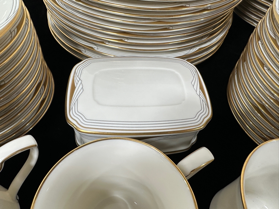 Huge Set Of Noritake Fine China Golden Cove 7719 Pattern Approximate Service For 16 [Photo 9]