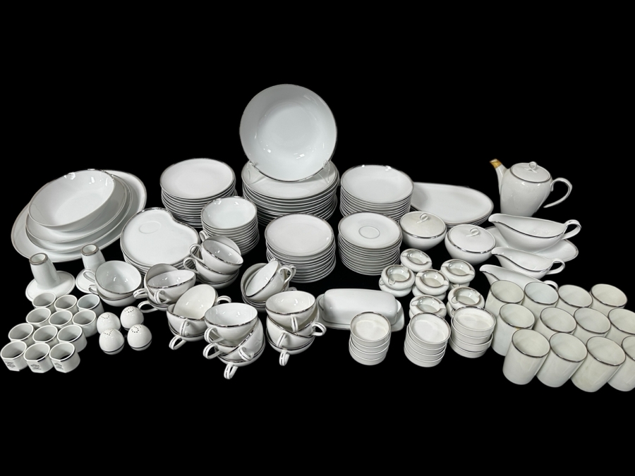 Huge Set Of Fukagawa Hand Painted China Set Arita Pattern No. 900P Approximate Service For 12