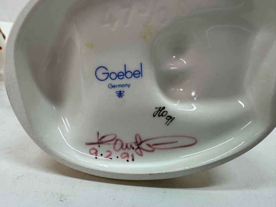 Pair Of Signed Vintage Hummel Figurines: Volunteers (Desert Shield / Desert Storm August 2, 1990) And Goose Girl - 4'H And 5'H [Photo 10]