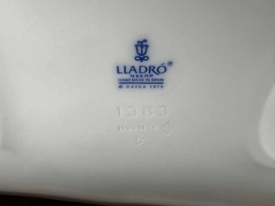 Large Vintage Lladro Porcelain Figurine Titled 'A Rickshaw Ride' Or 'Ride In China' By Salvador Debon 15'W X 8'D X 12.5'H [Photo 10]