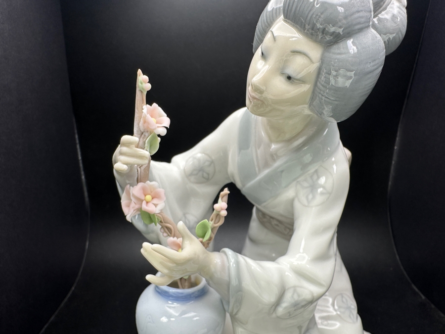 Vintage Lladro Porcelain Figurine Titled 'Japanese Girl Decorating' Or 'Geisha Flower Arranger' By Vincente Martinez 6'W X 4.5'D X 8'H [Photo 8]