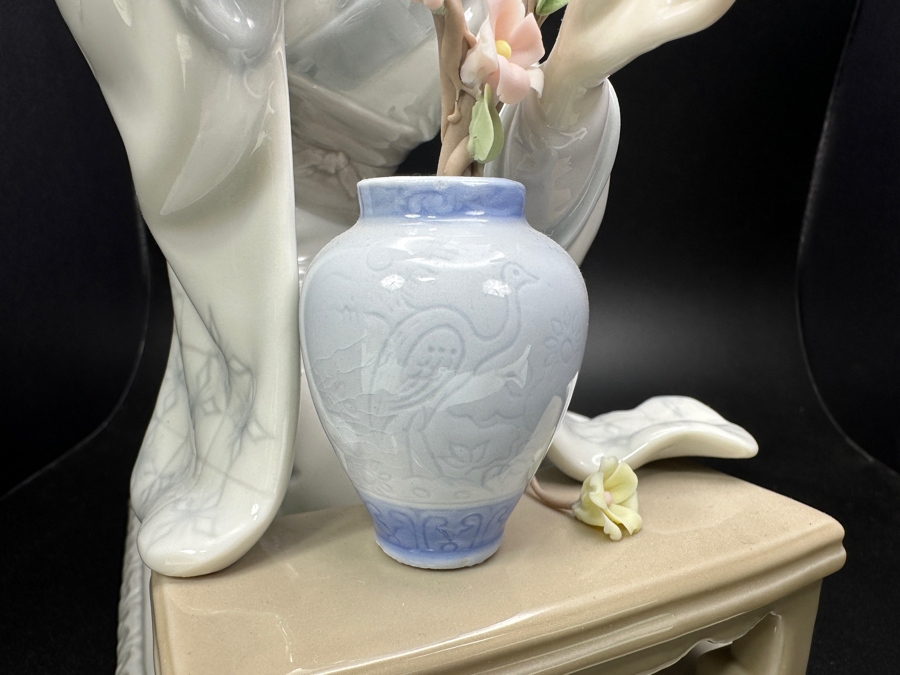 Vintage Lladro Porcelain Figurine Titled 'Japanese Girl Decorating' Or 'Geisha Flower Arranger' By Vincente Martinez 6'W X 4.5'D X 8'H [Photo 4]