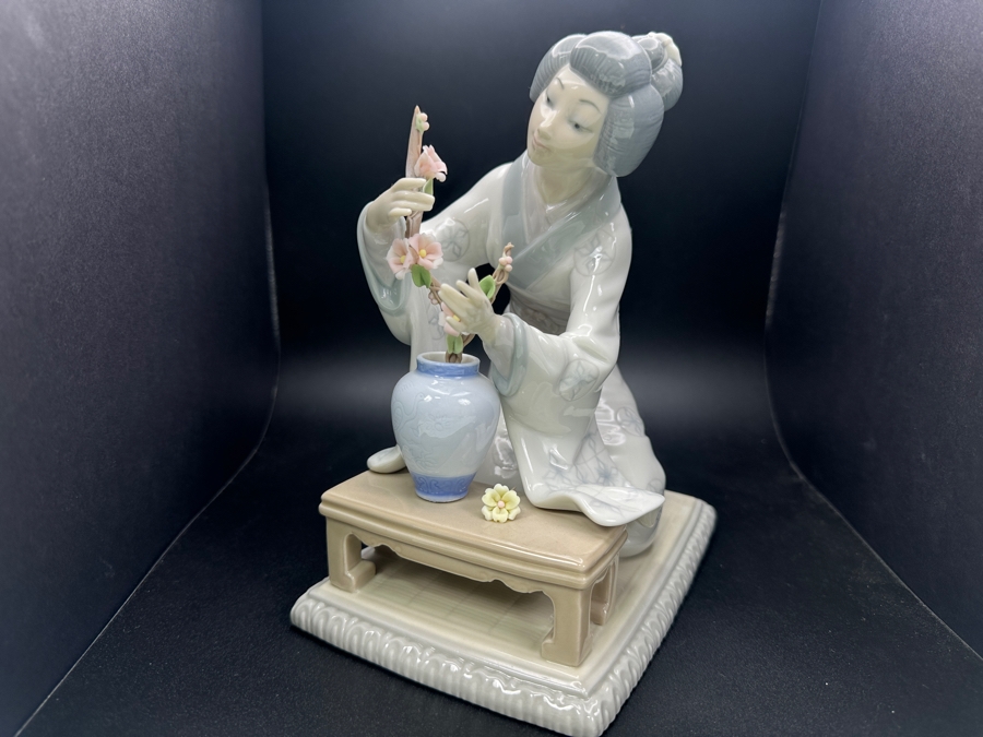 Vintage Lladro Porcelain Figurine Titled 'Japanese Girl Decorating' Or 'Geisha Flower Arranger' By Vincente Martinez 6'W X 4.5'D X 8'H [Photo 2]