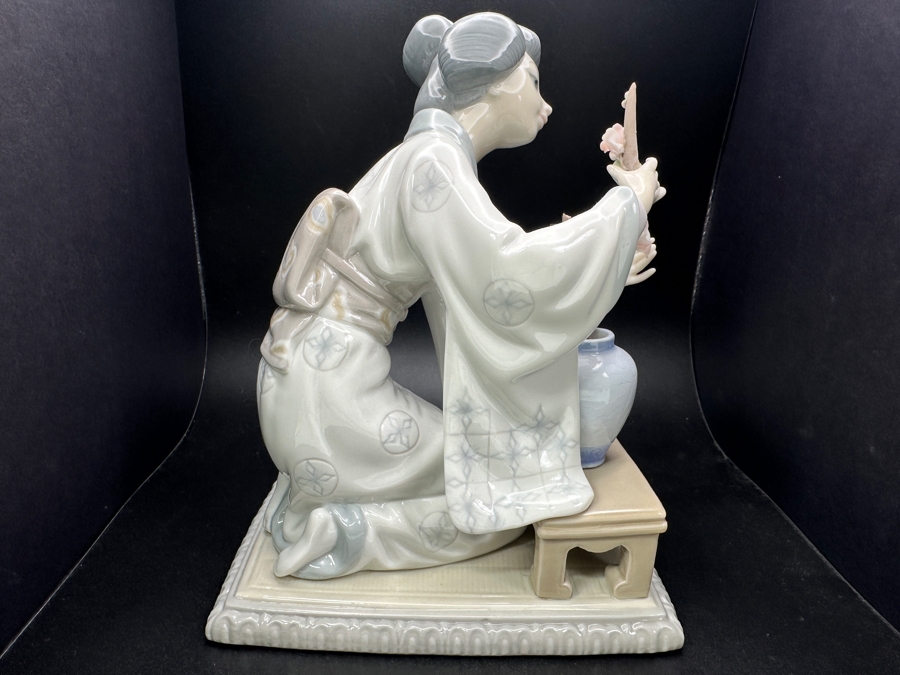 Vintage Lladro Porcelain Figurine Titled 'Japanese Girl Decorating' Or 'Geisha Flower Arranger' By Vincente Martinez 6'W X 4.5'D X 8'H [Photo 5]