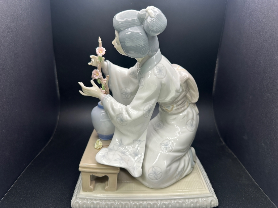 Vintage Lladro Porcelain Figurine Titled 'Japanese Girl Decorating' Or 'Geisha Flower Arranger' By Vincente Martinez 6'W X 4.5'D X 8'H [Photo 7]
