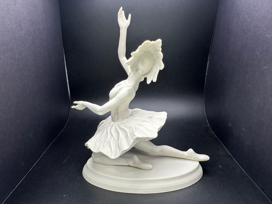 Just Added - Limited Edition The Edward Marshall Boehm Annual Figurine Collection 'Ballet Classics' Titled 'Firebird' With COA 8'H (Note That Part Of One Finger Is Missing - See Photo) [Photo 4]
