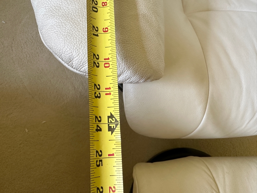 Just Added - Stressless White Leather Chair With Ottoman 30.5'W X 24'D X 39'H [Photo 7]