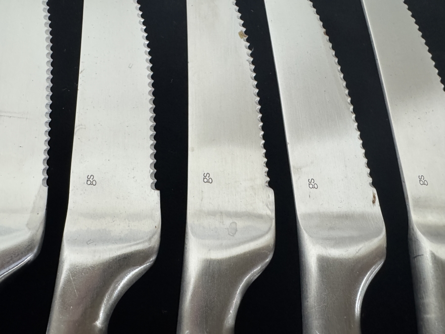 Just Added - Set Of (12) GS Stainless Steel Serrated Steak Knives 9'L [Photo 3]