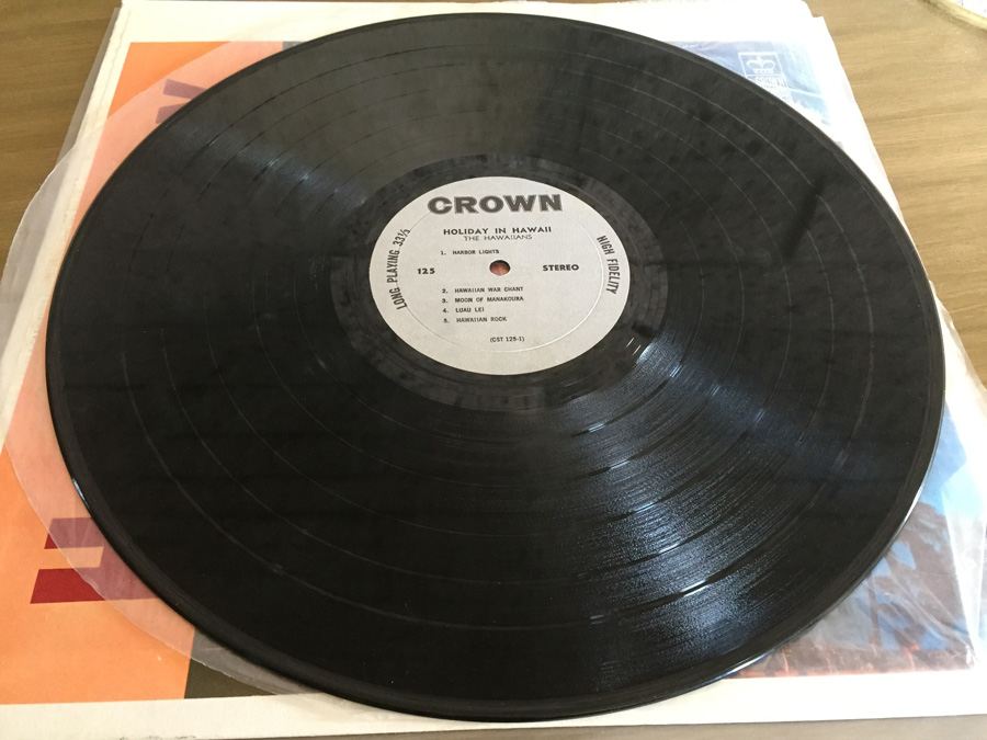 Hawaiians, The ‎- Holiday In Hawaii - Crown Records - CST 125 [Photo 3]