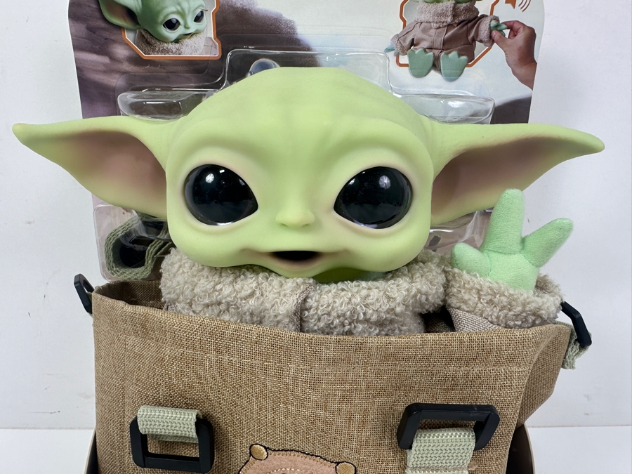 New Star Wars The Mandalorian The Child Plush Toy With Carrier Mattel 2020 [Photo 2]