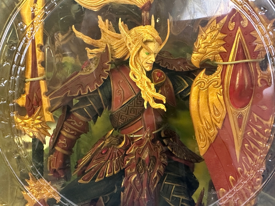 New World Of Warcraft Quin'thalan Sunfire Action Figure And First Edition Hardcover Book World Of Warcraft The Burning Crusade Atlas 2008 [Photo 3]