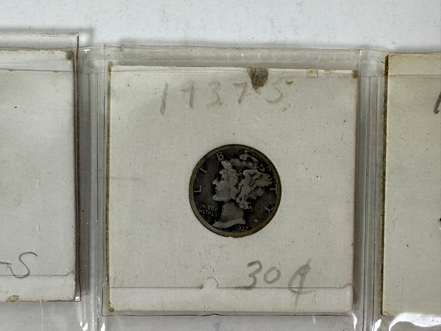 Coin Collection Featuring Silver Winged Liberty Head Mercury Dimes, Silver Roosevelt Dime And Quarters - 12 Coin Total - See Photos For Details [Photo 3]
