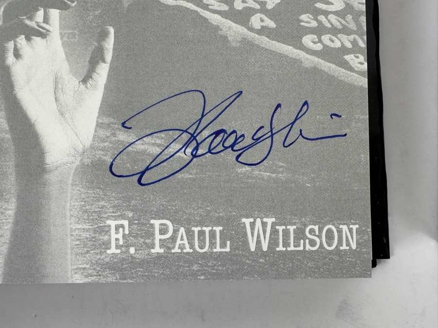 Pair Of Rare Signed Numbered Limited Edition Hardcover Books Double Dose Signed By F. Paul Wilson Limited To 500 Copies - One Book Is Still Factory Sealed [Photo 8]
