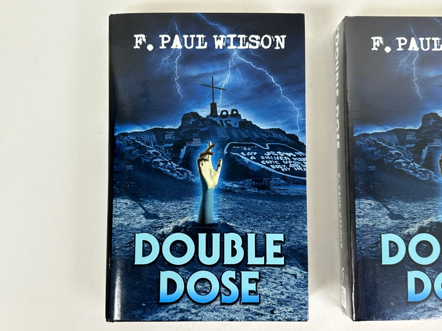Pair Of Rare Signed Numbered Limited Edition Hardcover Books Double Dose Signed By F. Paul Wilson Limited To 500 Copies - One Book Is Still Factory Sealed [Photo 2]
