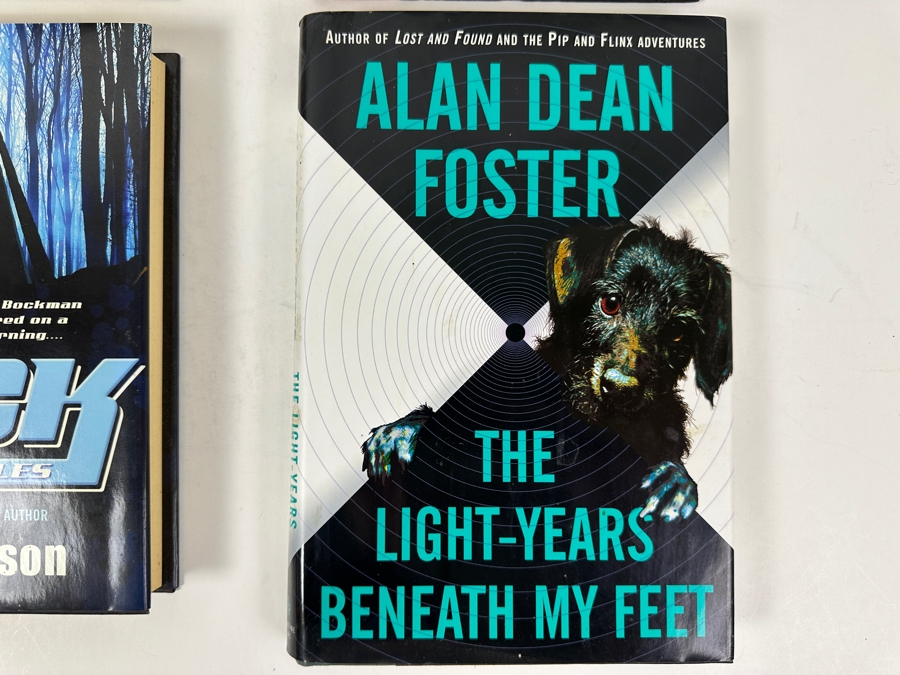 (4) First Edition Hardcover Books: Artemis By Andy Weir, Magic Street By Orson Scott Card, Jack Secret Circles By F. Paul Wilson And The Light-Years Beneath My Feet By Alan Dean Foster [Photo 5]