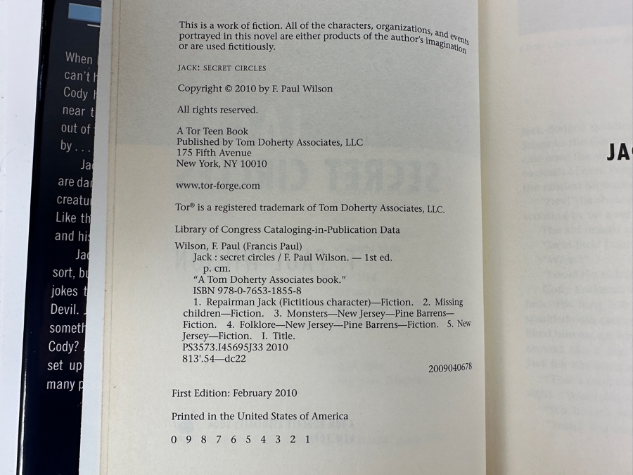 (4) First Edition Hardcover Books: Artemis By Andy Weir, Magic Street By Orson Scott Card, Jack Secret Circles By F. Paul Wilson And The Light-Years Beneath My Feet By Alan Dean Foster [Photo 8]