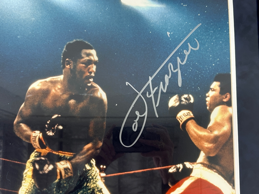 Signed Joe Frazier Knockdown Of Mohammed Ali Boxing Photograph Autographed By Joe Frazier With COA Framed 21' X 25' [Photo 4]