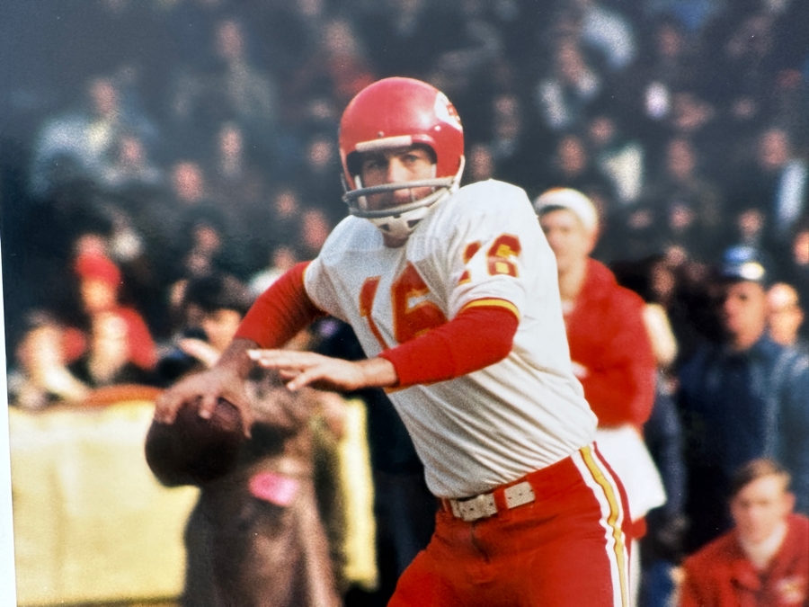 Signed Len Dawson NFL 8' X 10' B&W Photograph Autographed By Len Dawson With COA [Photo 3]