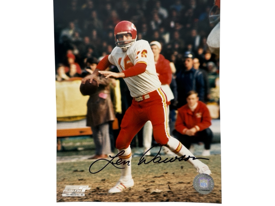 Signed Len Dawson NFL 8' X 10' B&W Photograph Autographed By Len Dawson With COA