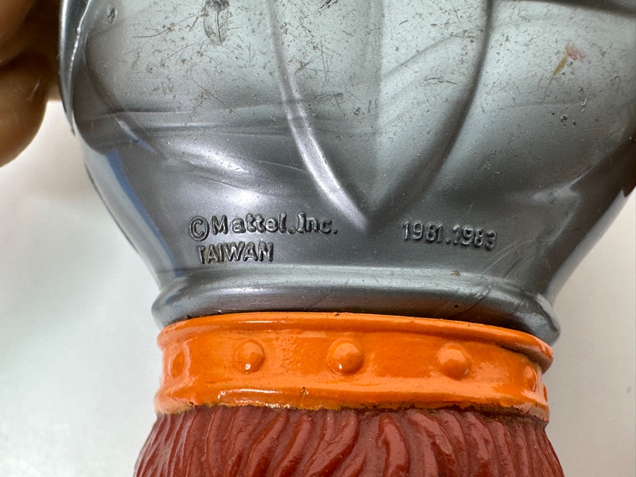 Mattel 1983 Masters Of The Universe He-Man Action Figure With Sword And Axe 6'H [Photo 5]