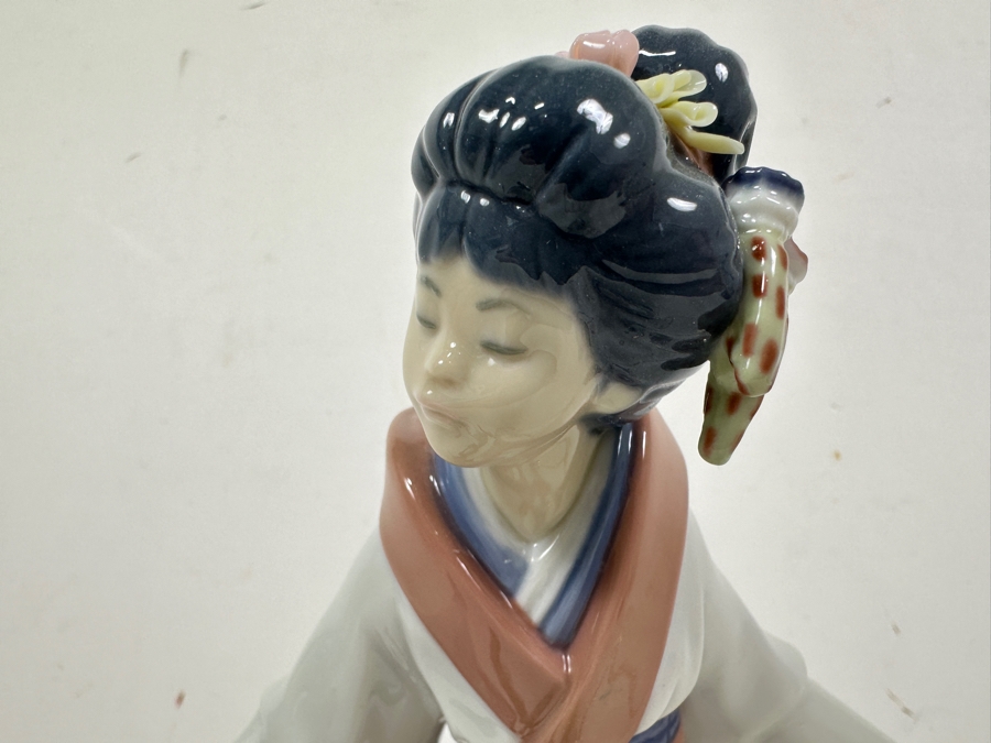Vintage Lladro Teruko Porcelain Figurine 10.5'H [Photo 3]