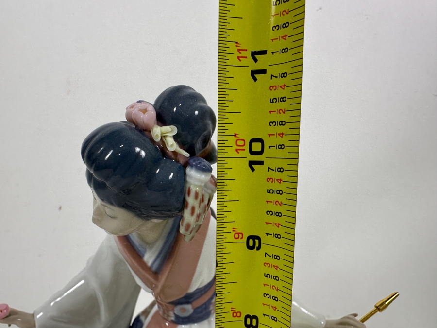 Vintage Lladro Teruko Porcelain Figurine 10.5'H [Photo 9]