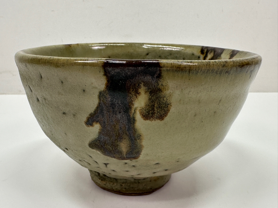 Shoji Hamada (1894-1978, Japanese) Original Studio Pottery Tea Bowl Chawan Vintage 1965 5.5'W X 3.5'H - Started The Mingei (Folk-Art) Movement In Japan - Declared A 'Living National Treasure' In 1955 Estimate $1,500-$6,000 [Photo 3]