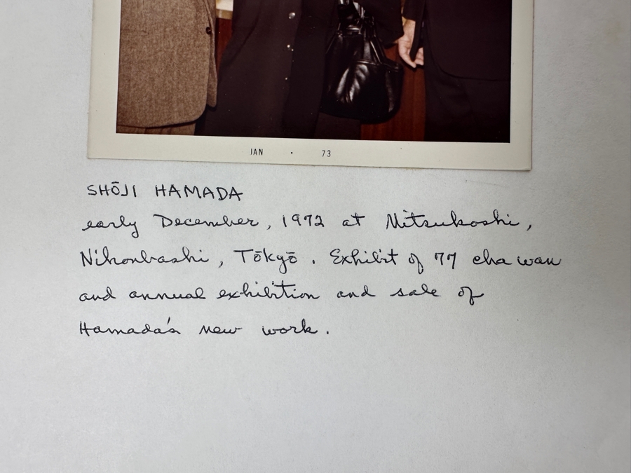 (3) Color Photographs Of Shoji Hamada (1894-1978, Japanese) In 1972 At Mitsukoshi Nihonbashi Tokyo Exhibit With Client - Shoji Hamada Started The Mingei (Folk-Art) Movement In Japan - Declared A 'Living National Treasure' In 1955 [Photo 4]