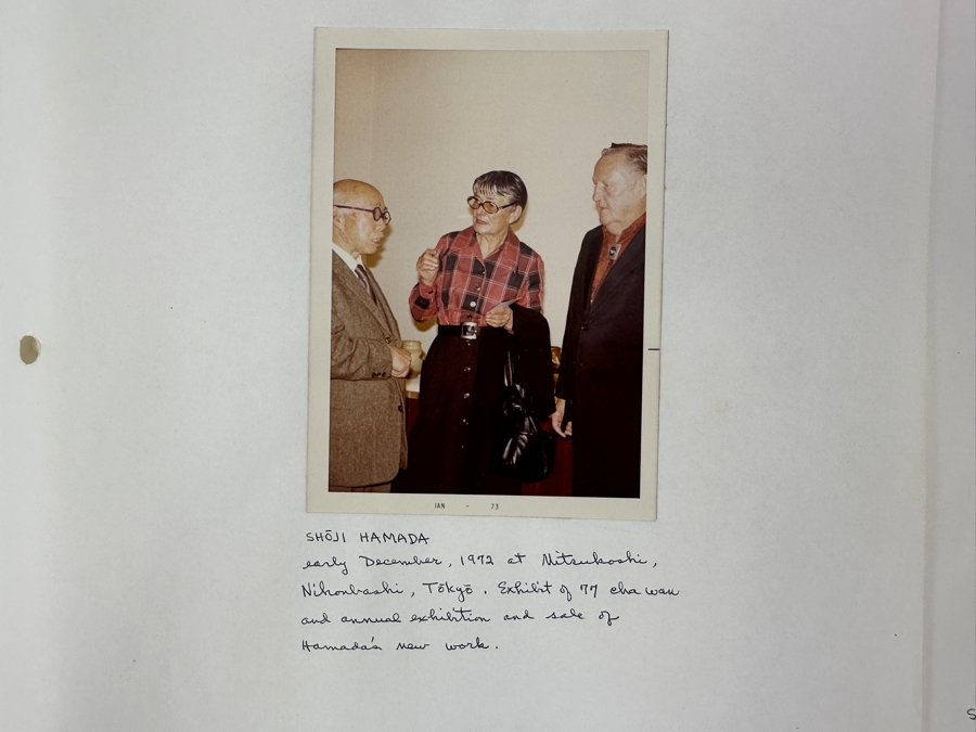 (3) Color Photographs Of Shoji Hamada (1894-1978, Japanese) In 1972 At Mitsukoshi Nihonbashi Tokyo Exhibit With Client - Shoji Hamada Started The Mingei (Folk-Art) Movement In Japan - Declared A 'Living National Treasure' In 1955 [Photo 2]