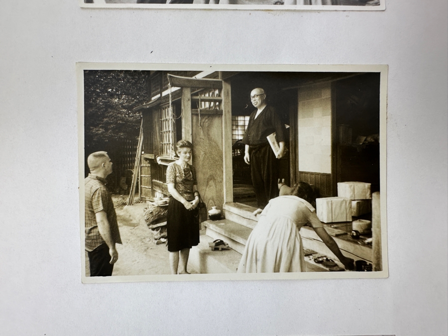 (6) B&W Photographs Of Shoji Hamada (1894-1978, Japanese) And Atsuya Hamada In 1964 At The Small Mashiko Kiln And At The Porch Of The Main House With Client [Photo 9]
