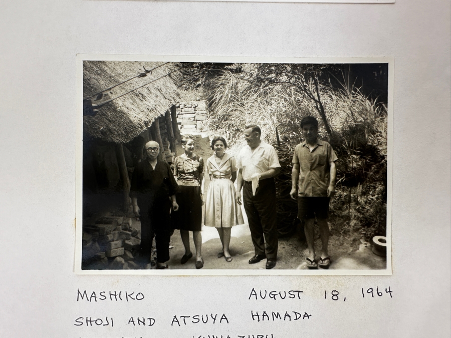 (6) B&W Photographs Of Shoji Hamada (1894-1978, Japanese) And Atsuya Hamada In 1964 At The Small Mashiko Kiln And At The Porch Of The Main House With Client [Photo 7]