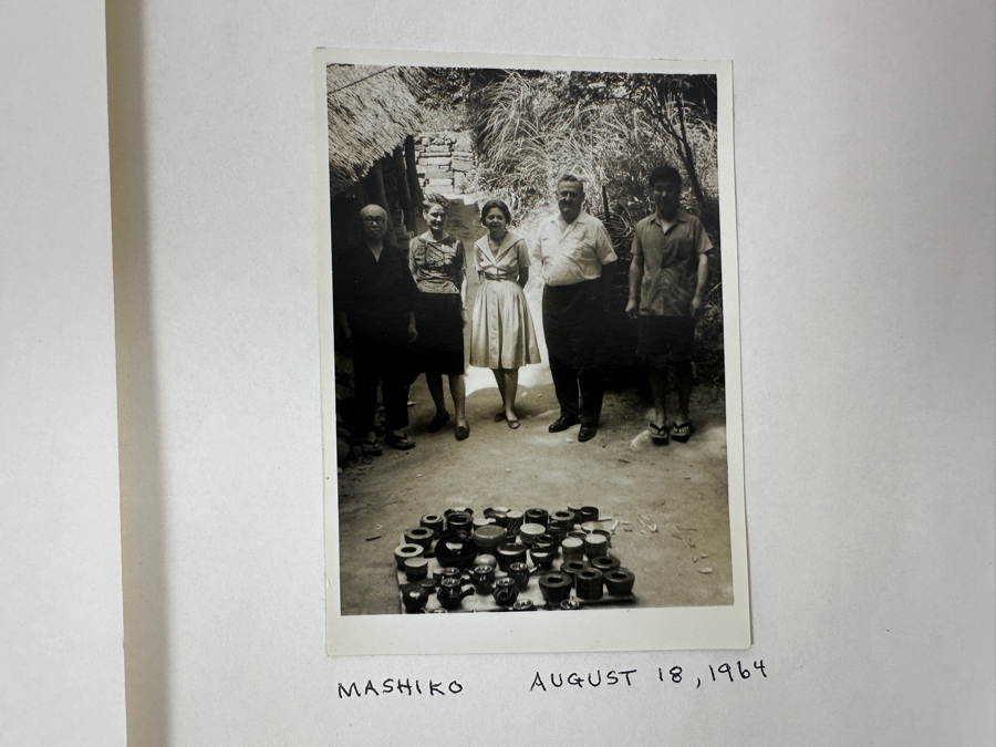 (6) B&W Photographs Of Shoji Hamada (1894-1978, Japanese) And Atsuya Hamada In 1964 Near The Small Mashiko Kiln With Client Showing A Collection Of Pots From Shinsaku Hamada [Photo 7]