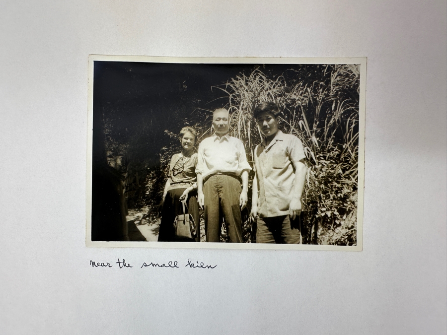 (6) B&W Photographs Of Shoji Hamada (1894-1978, Japanese) And Atsuya Hamada In 1964 Near The Small Mashiko Kiln With Client Showing A Collection Of Pots From Shinsaku Hamada [Photo 5]