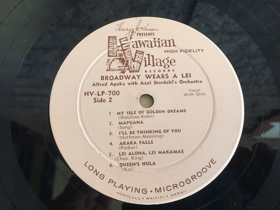 Alfred Apaka with Axel Stordahl's Orchestra - Broadway Wears A Lei - Hawaiian Village Records ‎- HV-LP-700 [Photo 6]