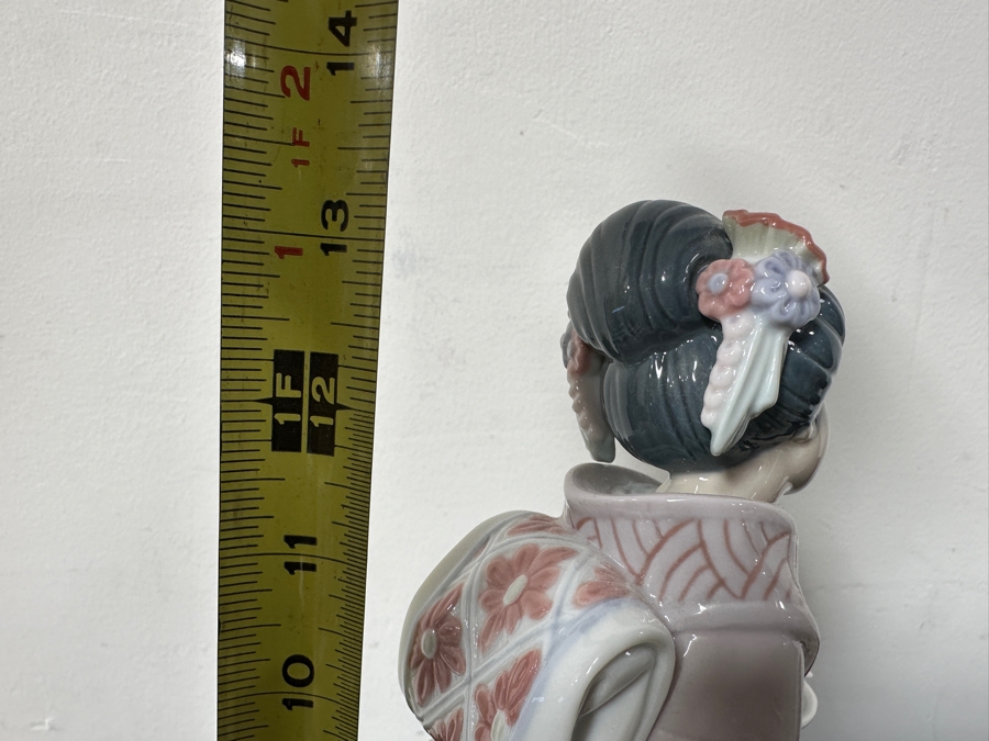 Lladro Porcelain Figurine 'Springtime In Japan' #1445 14.5'W X 13.5'H [Photo 11]