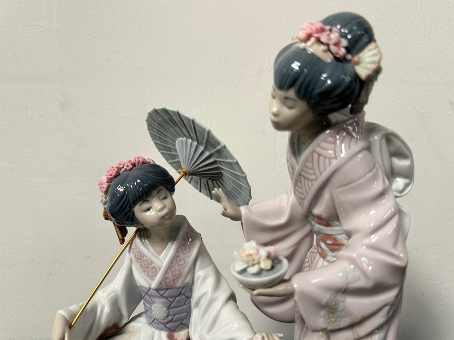 Lladro Porcelain Figurine 'Springtime In Japan' #1445 14.5'W X 13.5'H [Photo 3]
