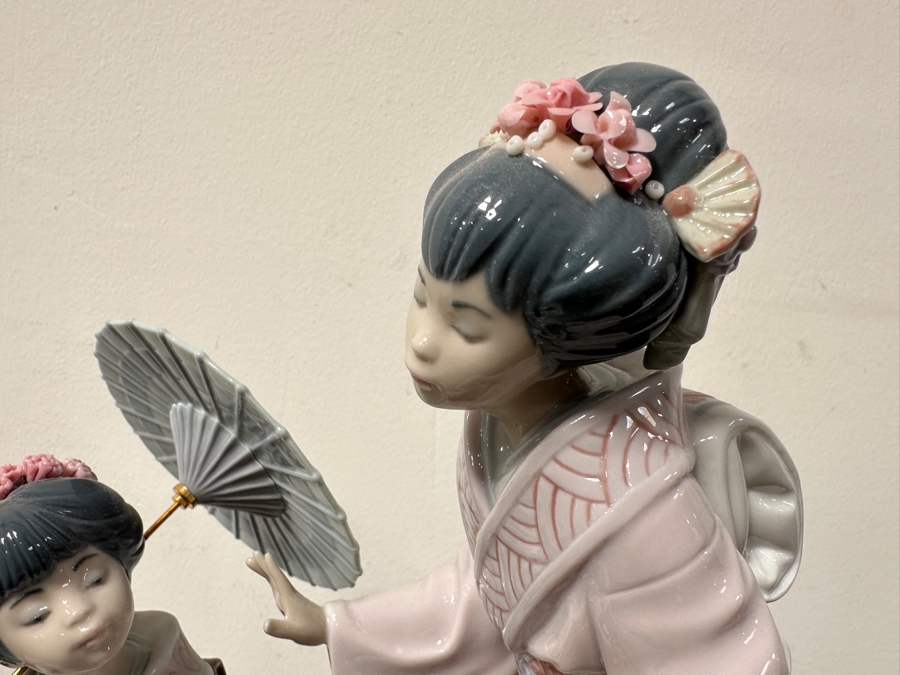 Lladro Porcelain Figurine 'Springtime In Japan' #1445 14.5'W X 13.5'H [Photo 4]