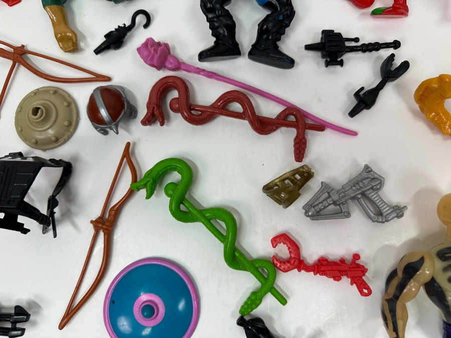 Just Added - Collection Of Vintage Mattel Masters Of The Universe (MOTO) Accessories And Parts - See Photos [Photo 9]