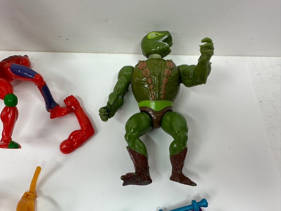 Just Added - Collection Of Vintage Mattel Masters Of The Universe (MOTO) Accessories And Parts - See Photos [Photo 3]