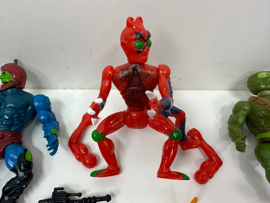 Just Added - Collection Of Vintage Mattel Masters Of The Universe (MOTO) Accessories And Parts - See Photos [Photo 2]