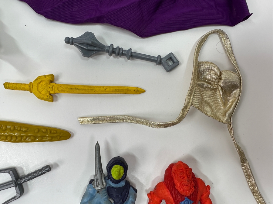Just Added - Collection Of Vintage Mattel Masters Of The Universe (MOTO) Accessories And Parts - See Photos [Photo 14]