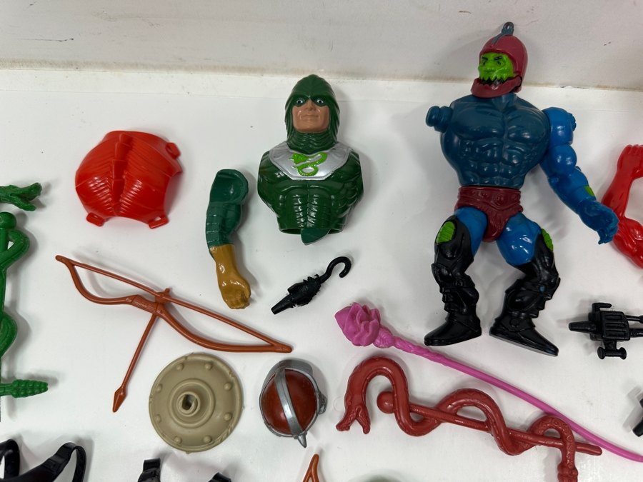 Just Added - Collection Of Vintage Mattel Masters Of The Universe (MOTO) Accessories And Parts - See Photos [Photo 4]
