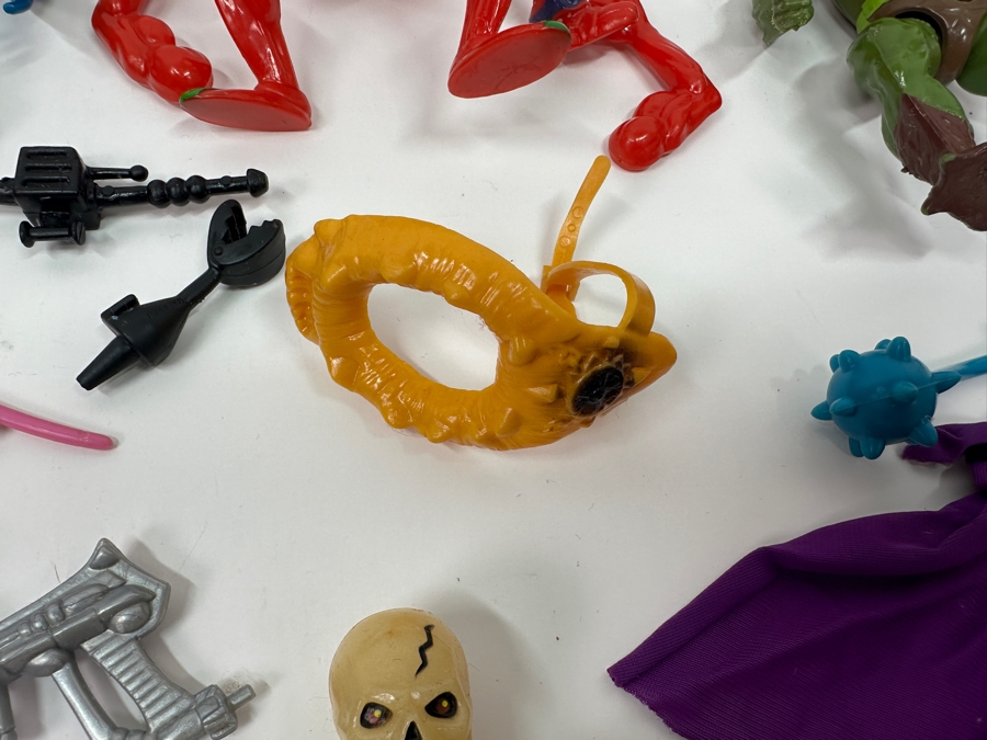 Just Added - Collection Of Vintage Mattel Masters Of The Universe (MOTO) Accessories And Parts - See Photos [Photo 10]