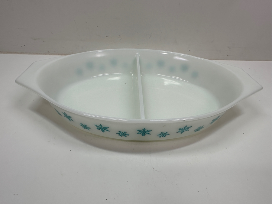 Just Added - Vintage Pyrex Casserole Dish With Snowflake Pattern And Glass Lid 12.5'W [Photo 3]