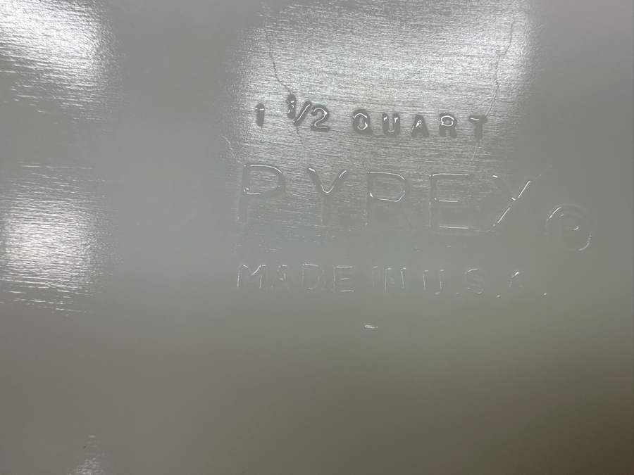 Just Added - Vintage Pyrex Casserole Dish With Snowflake Pattern And Glass Lid 12.5'W [Photo 4]