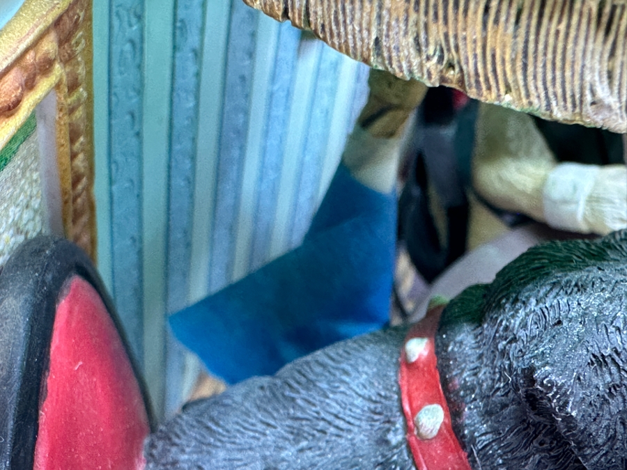 Just Added - Danbury Mint 'The Poker Playing Pugs' (Has Some Minor Damage) 6.5'H [Photo 10]