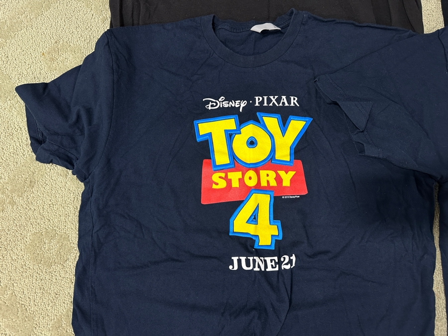 Just Added - (4) Disney Promotional T-Shirts Size L/XL: The Lion King, Pirated Of The Caribbean, Toy Story 4 And Wall-E [Photo 4]