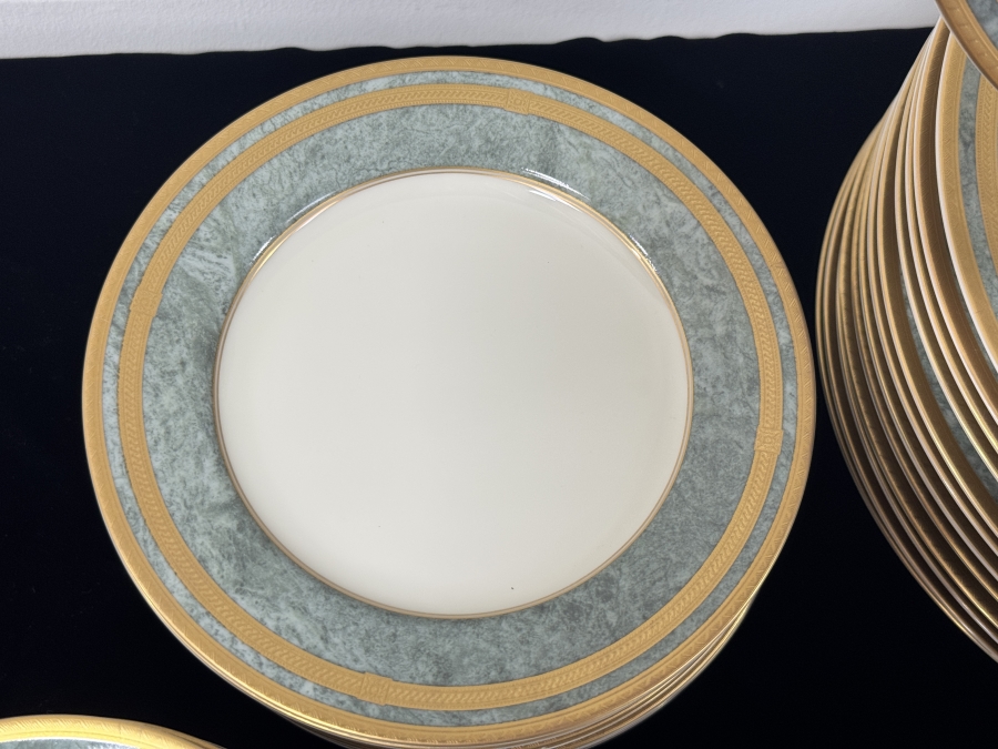 Just Added - Oscar De La Renta Jade Florentine Fine Ivory China Set with Green Marble Rim [Photo 3]