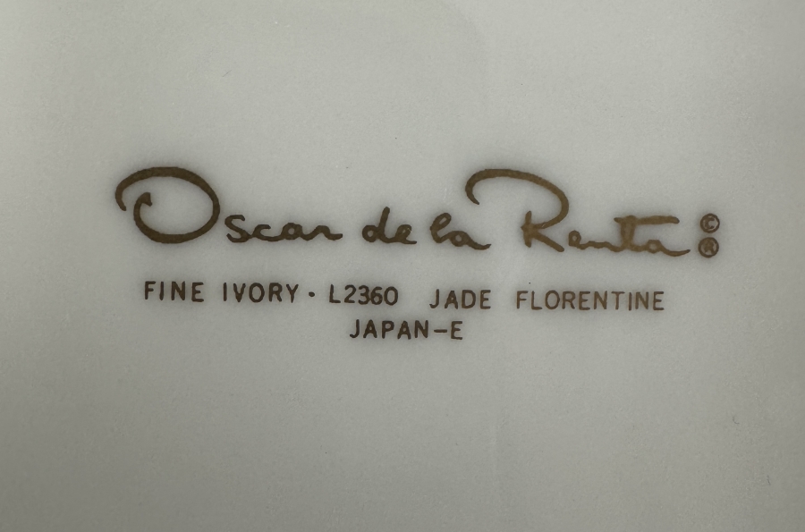 Just Added - Oscar De La Renta Jade Florentine Fine Ivory China Set with Green Marble Rim [Photo 4]