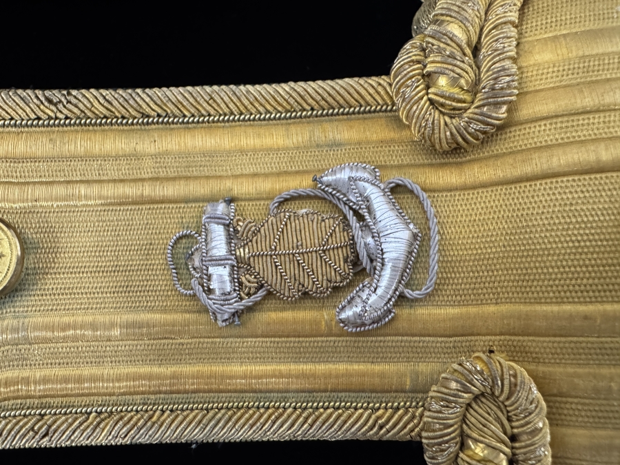 Just Added - US Navy Officer Bicorne Hat and Gold Epaulettes In Original Case [Photo 3]